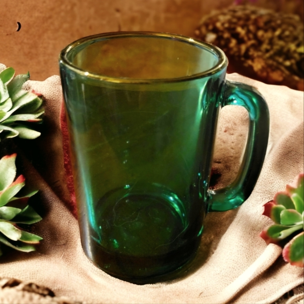 1 Vtg 70's Libbey Juniper Green Glass Mug Gold Rim D Handle